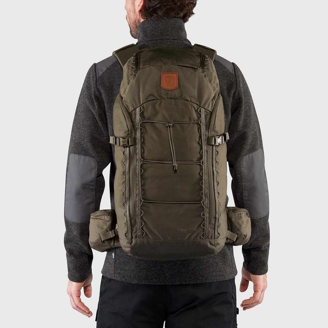 Singi 28 Backpack STONE GREY / EN STL