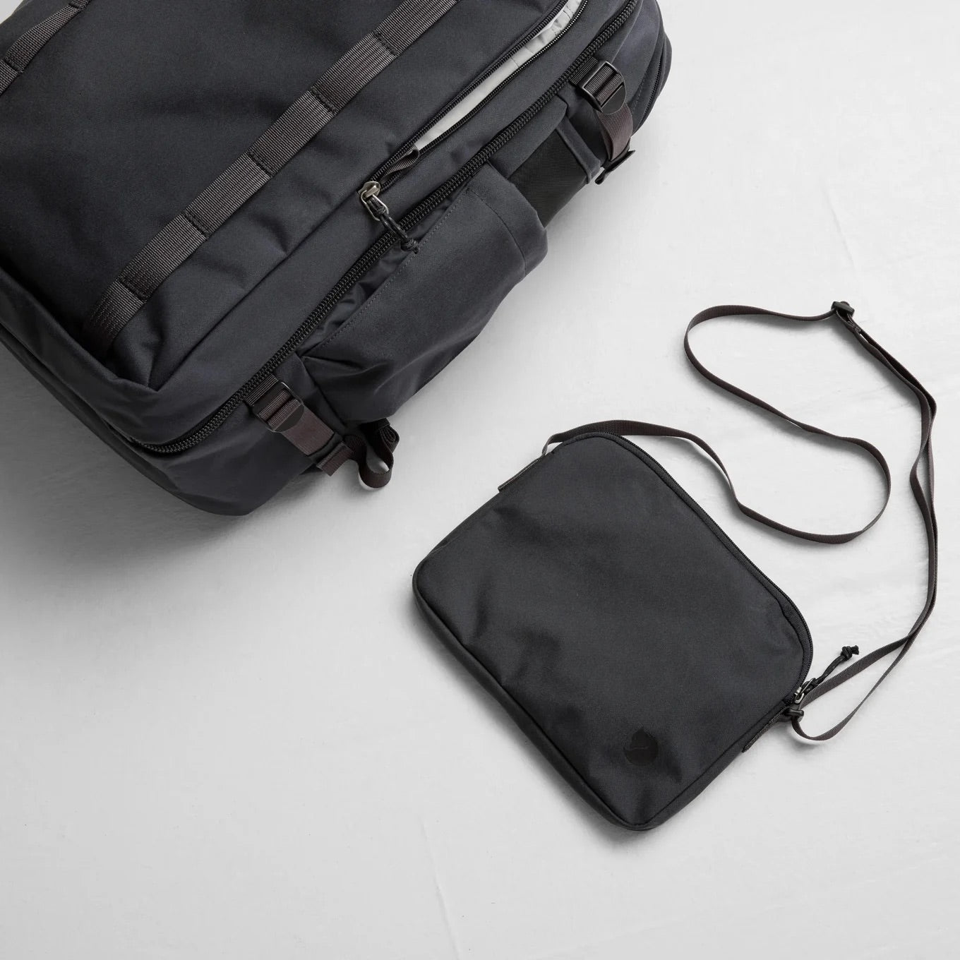Färden Carry-On Pack COAL BLACK / EN STL