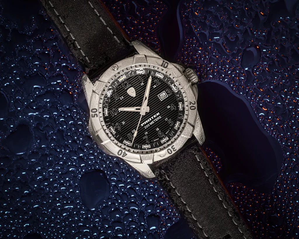 ProTek Dive Series 2000 Stål IP GUN GRAY STÅL SVART URTAVLA SVART LÄDERARMBAND / 1 ST / EN STL